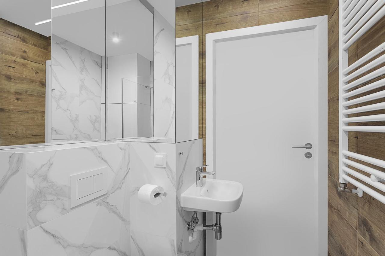 Enes Apartments Legnicka Street A วรอตซวาฟ ภายนอก รูปภาพ